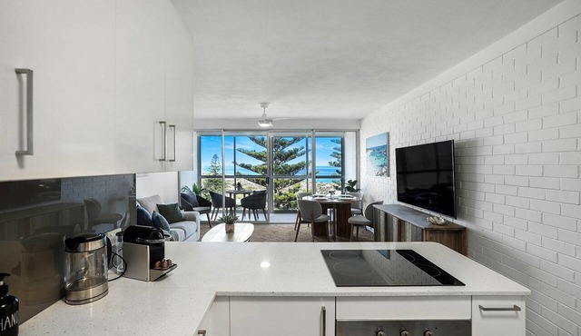 Sunset Oceanview Family Haven 100m from the beach