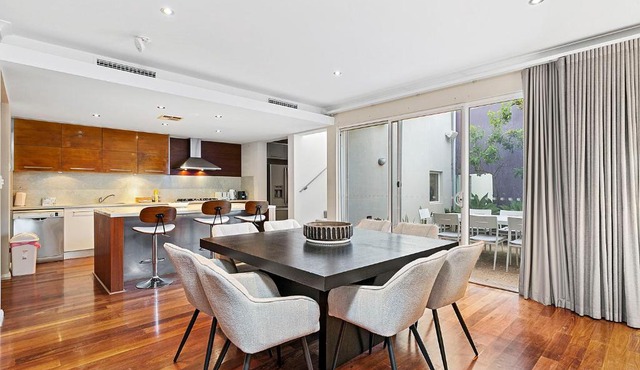 Surf & Saunter Coogee, 3BR Townhouse