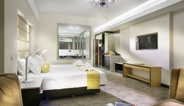 Swan River Hotel