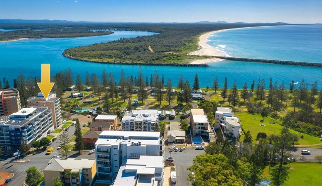T21 Tasman Towers Penthouse Apt 21