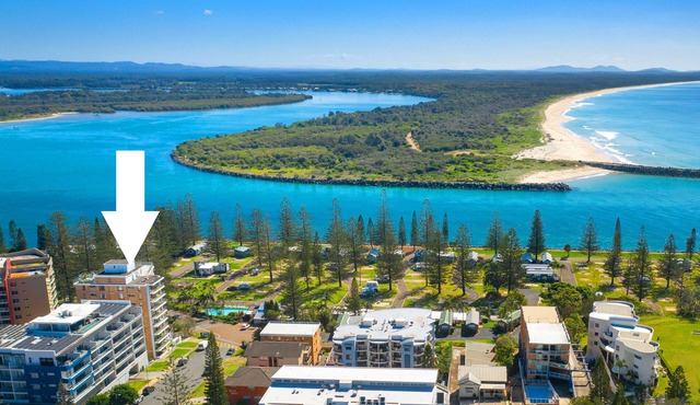 Tasman 17 - Spectacular Ocean & River Views