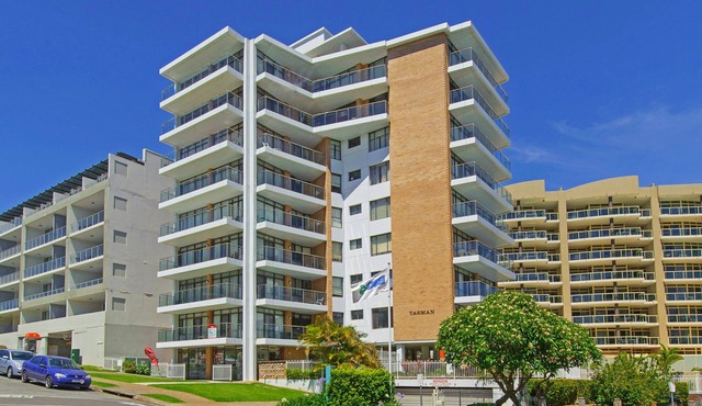 Tasman Towers 9 - In The Heart Of Town With A Pool
