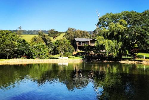 'The Berry Lake House' - Private Luxury Estate