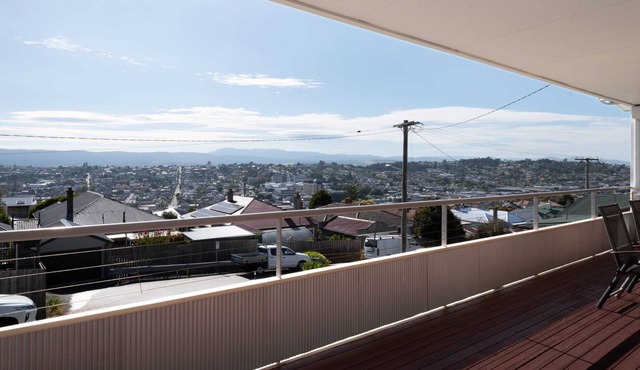 The Captain: Views Over the City & Parking