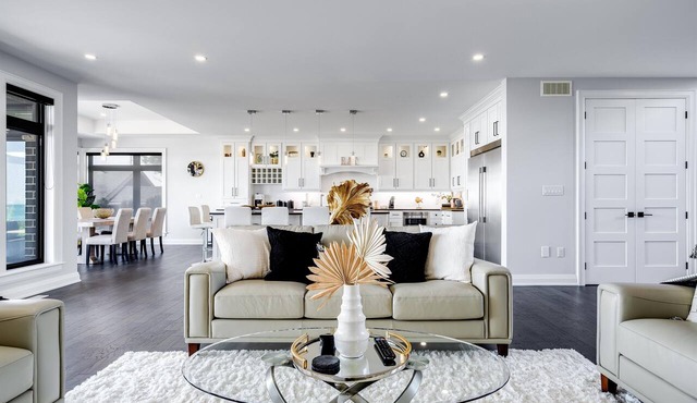 The Carrington Cove Lake Retreat in Leamington