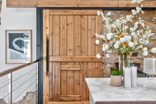 The Cheese Factory - A Sprawling Coastal Estate