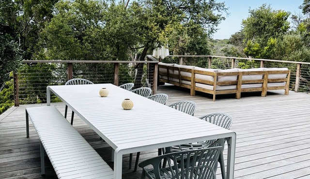 The Coastal Cottage | Perfect for families, freshly renovated, close to beaches!