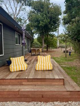 The Deck @ VB - Linen, Wi-Fi, Pets, Secured Yard