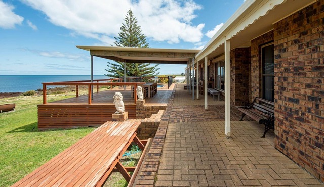 The Dukes of Yorkes, Absolute ocean front beach house at North Beach, Wallaroo