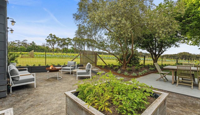 The Elm at Red Hill: 4 BR, 3 BA House in Red Hill, Sleeps 8