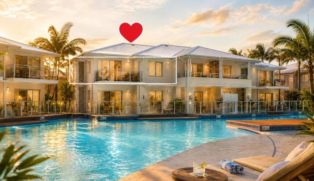 The Golden Palm - Luxury Renovated Resort 1 Bedroom Apartment