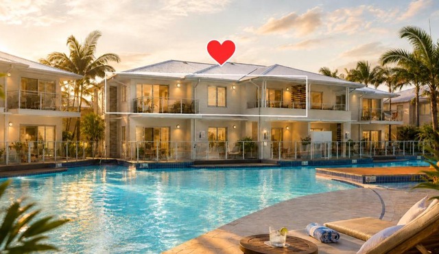 The Golden Palm - Luxury Renovated Resort 2 Bedroom Apartment