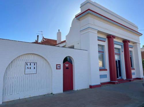 The Merredin Treasury, Heritage House, sleeps 9