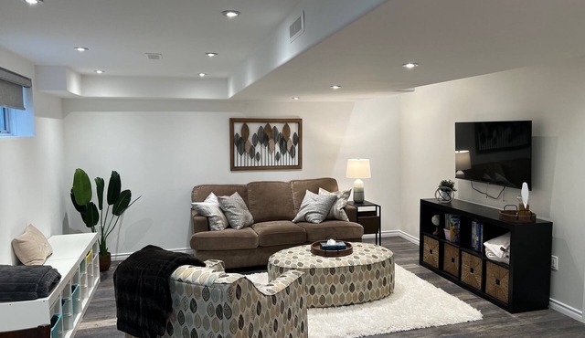 The Oake Room - Modern Convenience in New Tecumseth