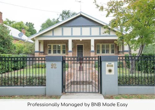 The Oaks on March Stunning & Elegant CBD Home