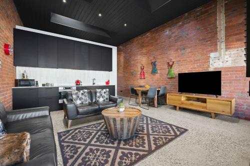 The Radford Geelong West with easy walk to Cafes