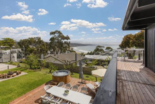 The Soak House- Walk to the beach!
