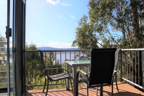 The Tamar Ridge Apartment 10 - King Suite Amazing River Views
