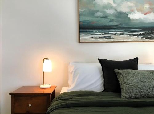 THE WATERFRONT APARTMENTS 1 Bedroom Executive Apartment with Courtyard Views located on the Geelong Waterfront - 4401