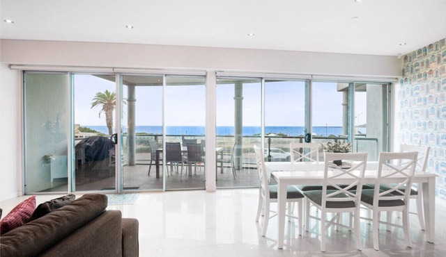 Tidehouse—Scenic Esplanade Escape with Shared Pool
