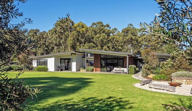 Timber & Tide Retreat - Modern Margaret River Escape with Firepit