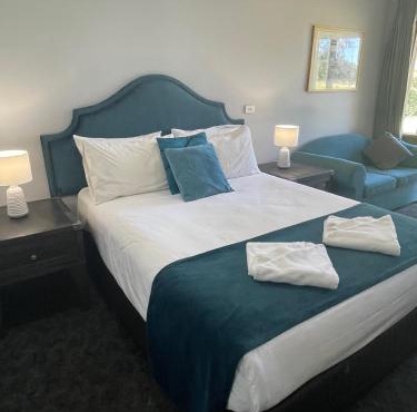 Town & Country Motor Inn
