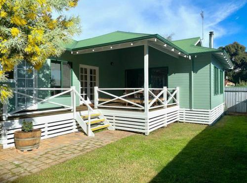 Town Hideaway - Sleeps 6