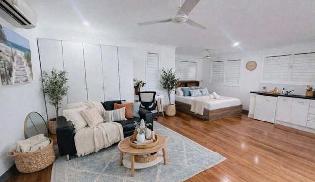 Townsville Spacious Granny Flat style apartment