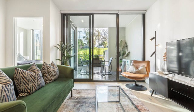 Tranquil Apt | Major Hospital Precinct w Parking