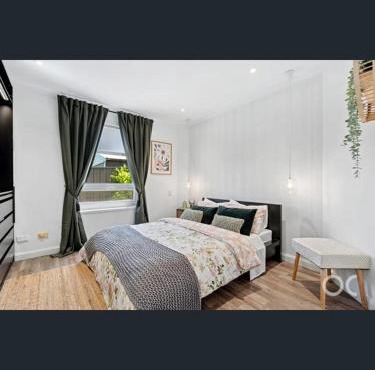 Tranquil Coastal Retreat - Renovated 2BR - Sea Views & Sunset Nights