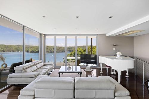 Tranquil Retreat at Caringbah South - Waterfront Ensuite King Room with Spectacular Views
