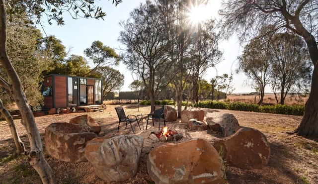 Tranquil Tiny House Near the Coast in Wangoom, Victoria in Allansford
