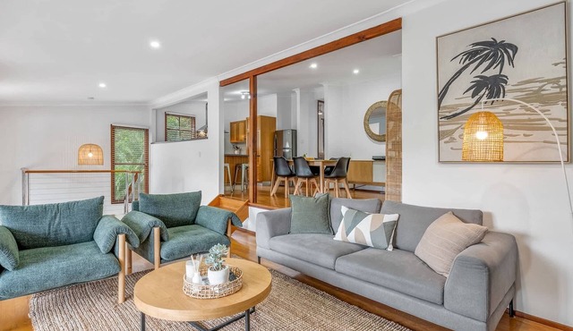 Treetop Terrigal Retreat | Pets, 4BR, Beach Walk