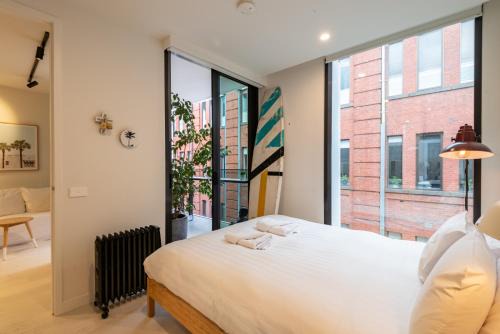 Trendy 1 Bedroom Apartment in the Heart of Collingwood