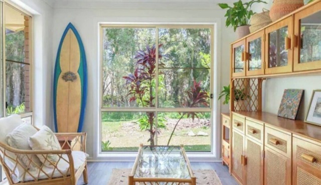 Tropical escape! Minutes to beaches, boat harbour, cafes, restaurants and bars.