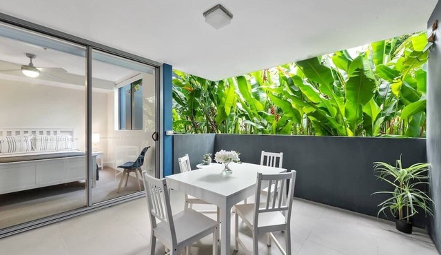 Tropical Resort ~ 2 Bed/2 Bath/1 Car ~ West End in West End