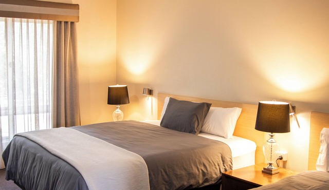 Tumbarumba Motel & Elms Restaurant