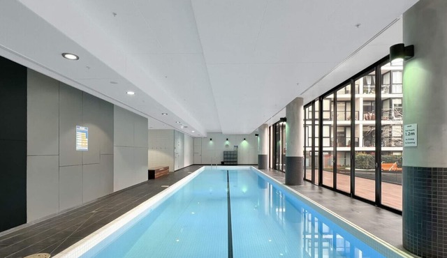 Two Bedroom Two Bathroom Apartment with pool & gym