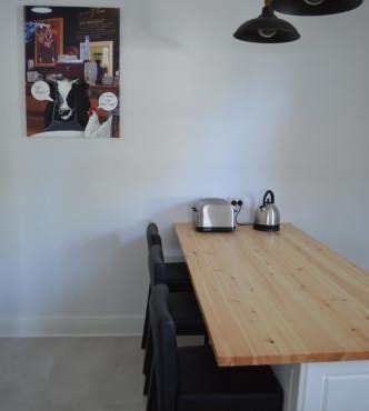 Two Cow Cottage Bed & Breakfast
