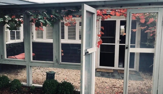 Uffington cottage ~ Daylesford ~sleeps up to 3