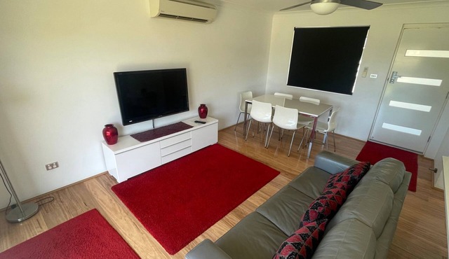 Unit 11, 2 Casuarina Crescent, Ocean Beach Chalets