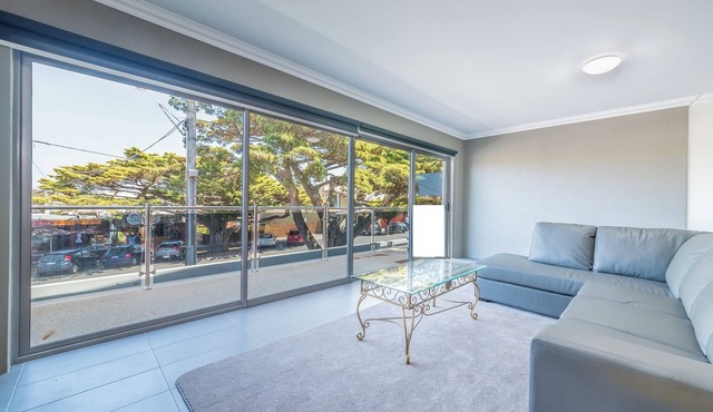 Unit 2-83 Thompson Avenue, Cowes, Spacious 2 bedroom Unit, includes linen. in Cowes