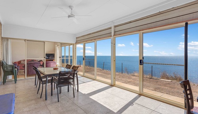 Unwind @ Myponga Beachfront House