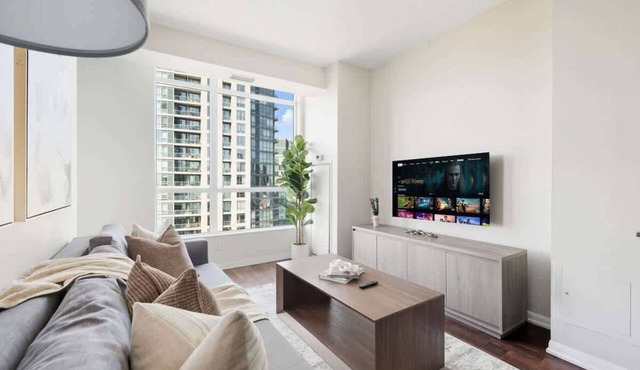 Urban Harbor Haven Modern 1BR Living Downtown in Toronto