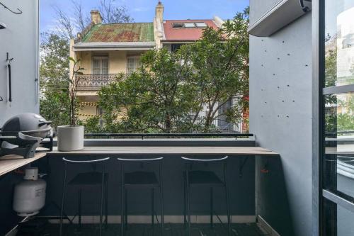 Urban Jungle Loft - A Leafy Alfresco Oasis