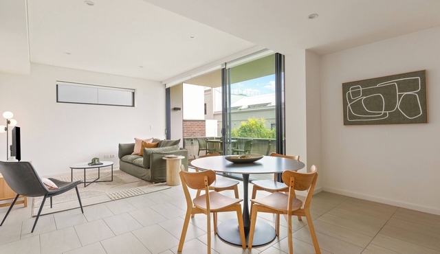 Urban Terra Tranquil Base near Markets and Foreshore