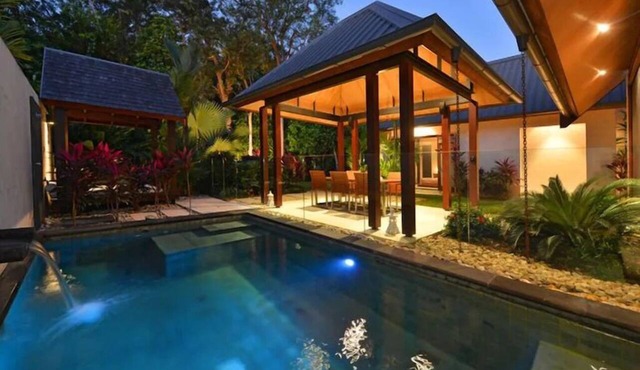Villa 3, Private Tropical Balinese Style Luxury Resort Home