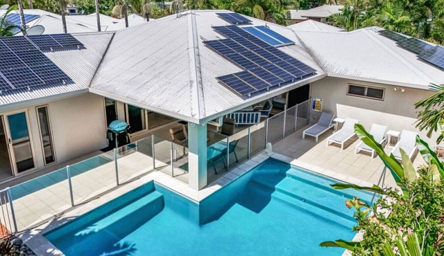 Villa Jacana- Tropical 4BR Retreat in Port Douglas | Private Pool & Near Beach!