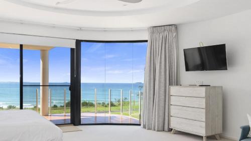 Villa Provence - Stunning Views, Walk to resorts. 5 Bed 3 Bath