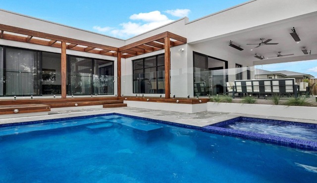 VILLA TALLAWANTA - THE VINTAGE HOLIDAY HOUSES